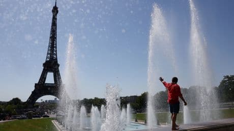 Jours fériés : pourquoi la France travaille moins alors qu'elle en compte autant que ses voisins