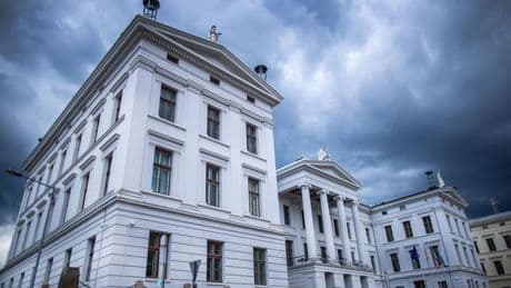 Verwaltung: CDU fordert 20 Prozent Stellenabbau bis 2035 beim Land