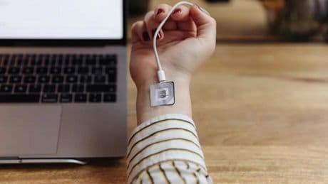 Reino Unido estudia implantar microchips bajo la piel de los delincuentes para aliviar la saturación carcelaria