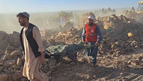 Afganistan'da 6 büyüklüğünde deprem: 800'den fazla kişi hayatını kaybetti