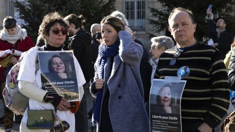 «L’horreur a augmenté brutalement de plusieurs crans» : l’inquiétude de la sœur de Cécile Kohler, retenue en Iran, depuis l’escalade