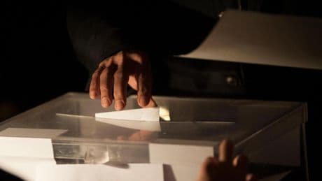Le Parlement supprime le vote par correspondance des détenus pour les élections municipales et législatives