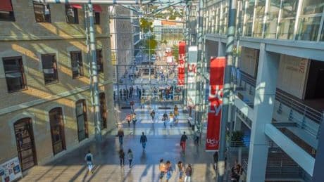Dans les écoles de commerce, la bataille des oraux pour séduire les candidats