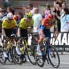 Mads Pedersen klopt Van Aert in openingsrit Giro d'Italia, Arensman verliest tijd