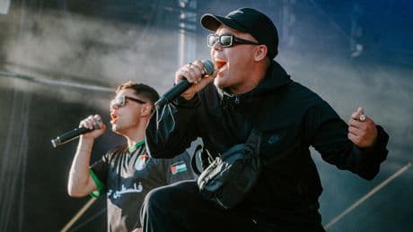 Kneecap annule sa tournée américaine dans l’attente de son procès pour « infraction terroriste »