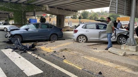 Kastamonu’da üç araç birbirine girdi: Çok sayıda yaralı var