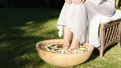 Fußpflege: Das hilft effektiv bei müden Füßen