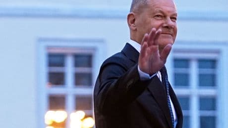 Großer Zapfenstreich: Scholz bittet um „Respect“