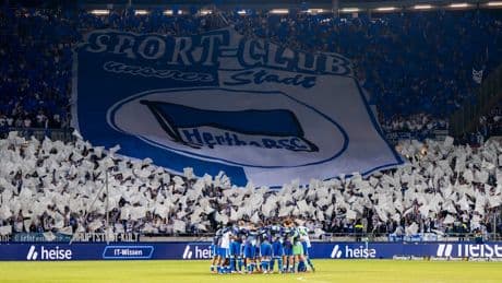 Notarzt-Einsatz bei Sieg in Hannover - Hertha-Fan schwebt in Lebensgefahr