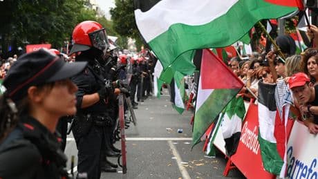 Quedan en libertad los tres detenidos tras las protestas en la Vuelta a España en Bilbao
