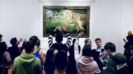 Los selfies que destruyen el arte