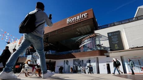 ¿Quiénes son los nuevos inversores que están comprando grandes centros comerciales en España?