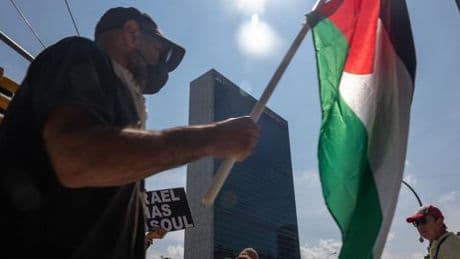 En direct, Gaza : l’Assemblée générale de l’ONU soutient la « déclaration de New York » pour une solution à deux Etats, israélien et palestinien, mais exclut le Hamas
