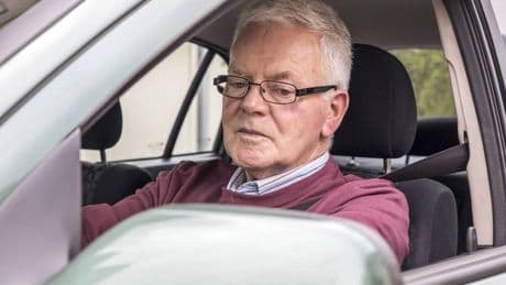 Linksabbiegen an Kreuzungen: Laut Straßenverkehrsordnung gilt diese Regel