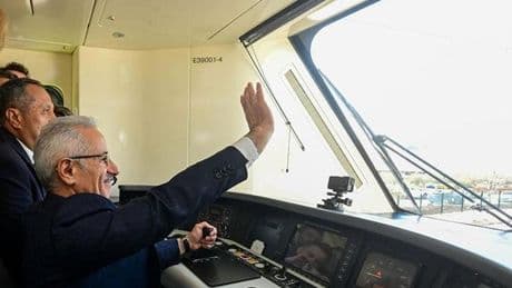 Milli banliyö tren setinin ikincisi sefer öncesi son testlerde