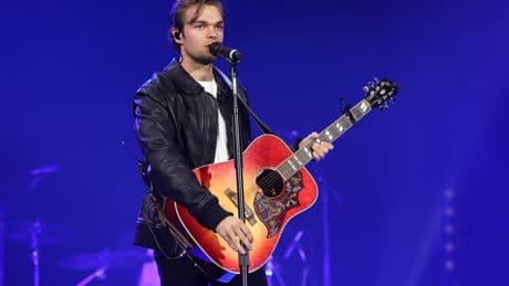 Country singer Conner Smith returns to the stage after tragic crash that killed elderly woman