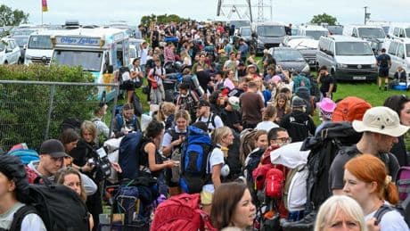 UK weather: Thunderstorms to hit as Glastonbury revellers queue for first day – before Brits to bask in 30C over weekend