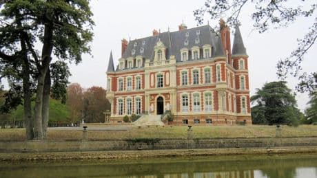 Ce château du 19e siècle s’est retrouvé deux fois dans les petites annonces immobilières du Figaro, à 150 ans d’intervalle