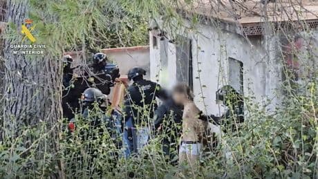 Detenidos dos jóvenes, uno menor, por el asesinato de un sintecho en una caseta abandonada de Benicasim