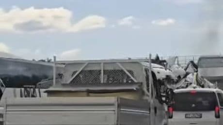 Camion salta la carreggiata sulla A1: tre morti su un'ambulanza. Circolazione bloccata