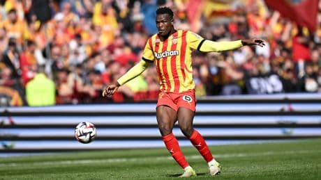 Mercato : un duel Lyon-Nice en vue pour le défenseur de Manchester City Juma Bah ?