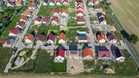 Finanzen: Banken vergeben deutlich mehr Kredite für Wohnimmobilien