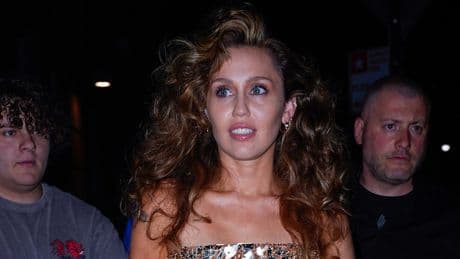 Miley Cyrus uitgejouwd door eigen fans: ’We dachten dat dit een concert zou zijn’