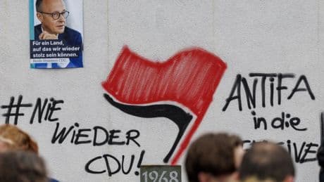 Anti-Merz-Graffiti: Hausdurchsuchung bei Juso-Politikerin war rechtswidrig