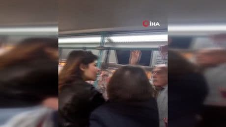 Tramvayda yolcuların koltuk kavgası kamerada