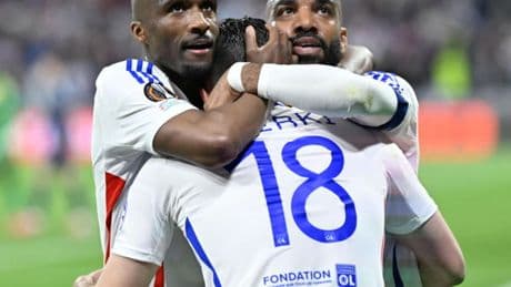 Lyon'un küme düşme cezası kaldırıldı!