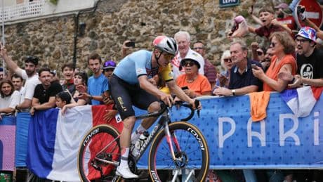 Remco Evenepoel reed Tour de France met gebroken rib