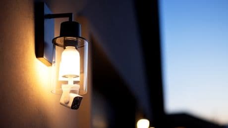 Wyze’s latest smart bulb is also a camera