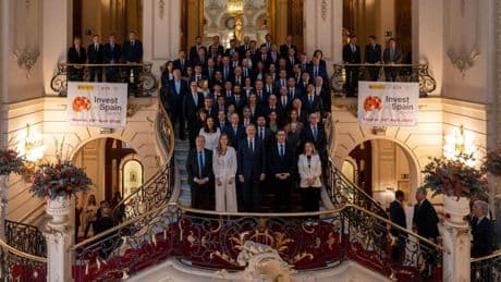 El 'Invest in Spain' también a oscuras: ministros e inversores con linternas y sin móviles en el Casino de Madrid