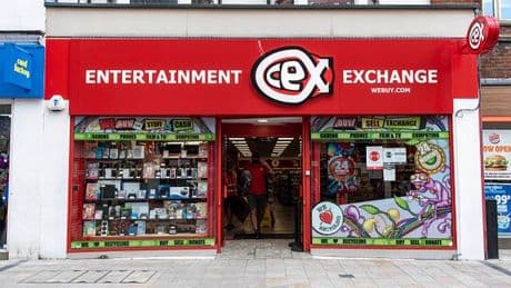 Cex employees put item in window display for £6,200 and people are confused