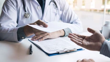 Pour entrer à la maternelle, pour un tournoi d’échecs… Les médecins pestent contre les certificats médicaux «absurdes»
