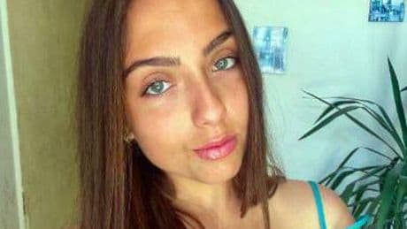 Simona Cinà morta in piscina a una festa, l'ipotesi malore e i punti oscuri: dalle tracce di sangue ai superalcolici spariti