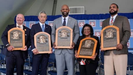 Ichiro Suzuki adds humorous touches to Hall of Fame induction ceremonies