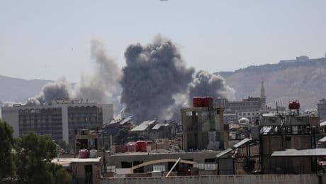 El Ejército de Israel bombardea el Ministerio de Defensa sirio en Damasco y lanza un ataque con drones contra Al Sueida