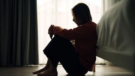 Woman escapes boyfriend who 'chained her to bed' while he's distracted at ATM