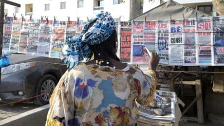 Sénégal: les journalistes dénoncent la suspension de plusieurs centaines de médias