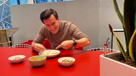 Der BILD-Test - Sind Cornflakes wirklich magnetisch?