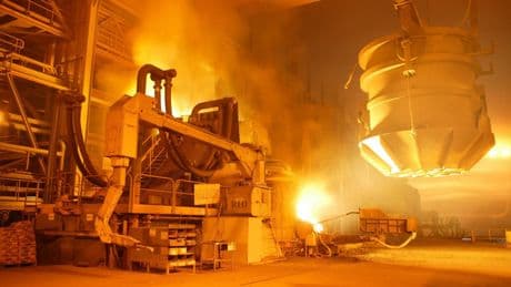 La gran industria prepara ya reclamaciones milmillonarias a la espera de conocer quién es el responsable del apagón