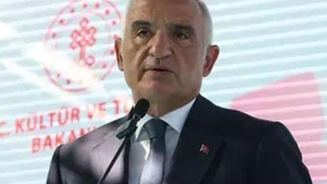 Bakan Ersoy: Antalya'ya gelen ziyaretçi sayısı 11,7 milyona ulaştı