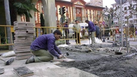 Euskadi supera los 102.600 trabajadores extranjeros y marca un nuevo récord