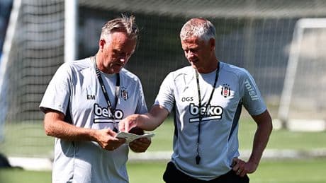 Beşiktaş rövanş maçı için Polonya'ya gitti