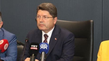 Tunç: Savunma mahkemede yapılır, sokakta değil