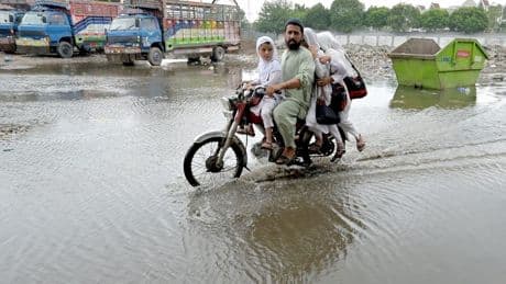 Zeker 54 doden binnen een dag na hevige moessonbuien in oosten Pakistan