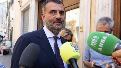 Decaro non cede a Schlein: «Se c?è Emiliano non mi candido»