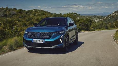 Renault actualiza el Austral con cambios de diseño y mejoras para que sea más cómodo y refinado