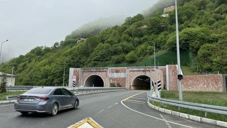 Yeni Zigana Tüneli'nden 2 yılda 3 milyon 490 bin araç geçti